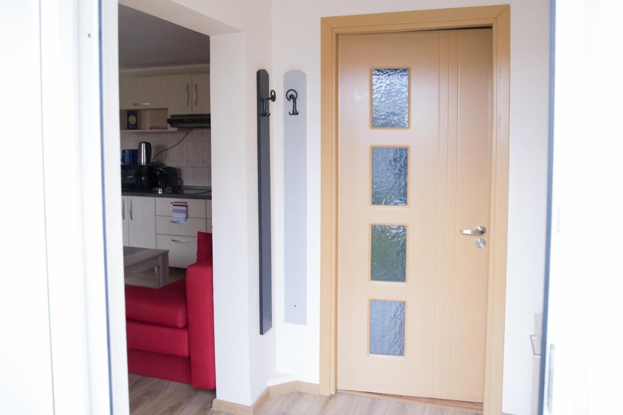 Apartament Alpha Apartment บิสตริซา ภายนอก รูปภาพ