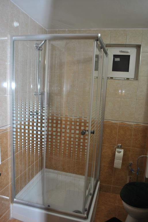 Apartament Alpha Apartment บิสตริซา ภายนอก รูปภาพ