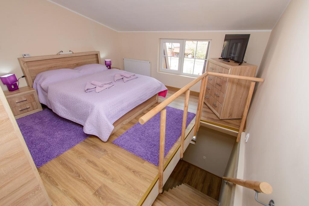 Apartament Alpha Apartment บิสตริซา ภายนอก รูปภาพ